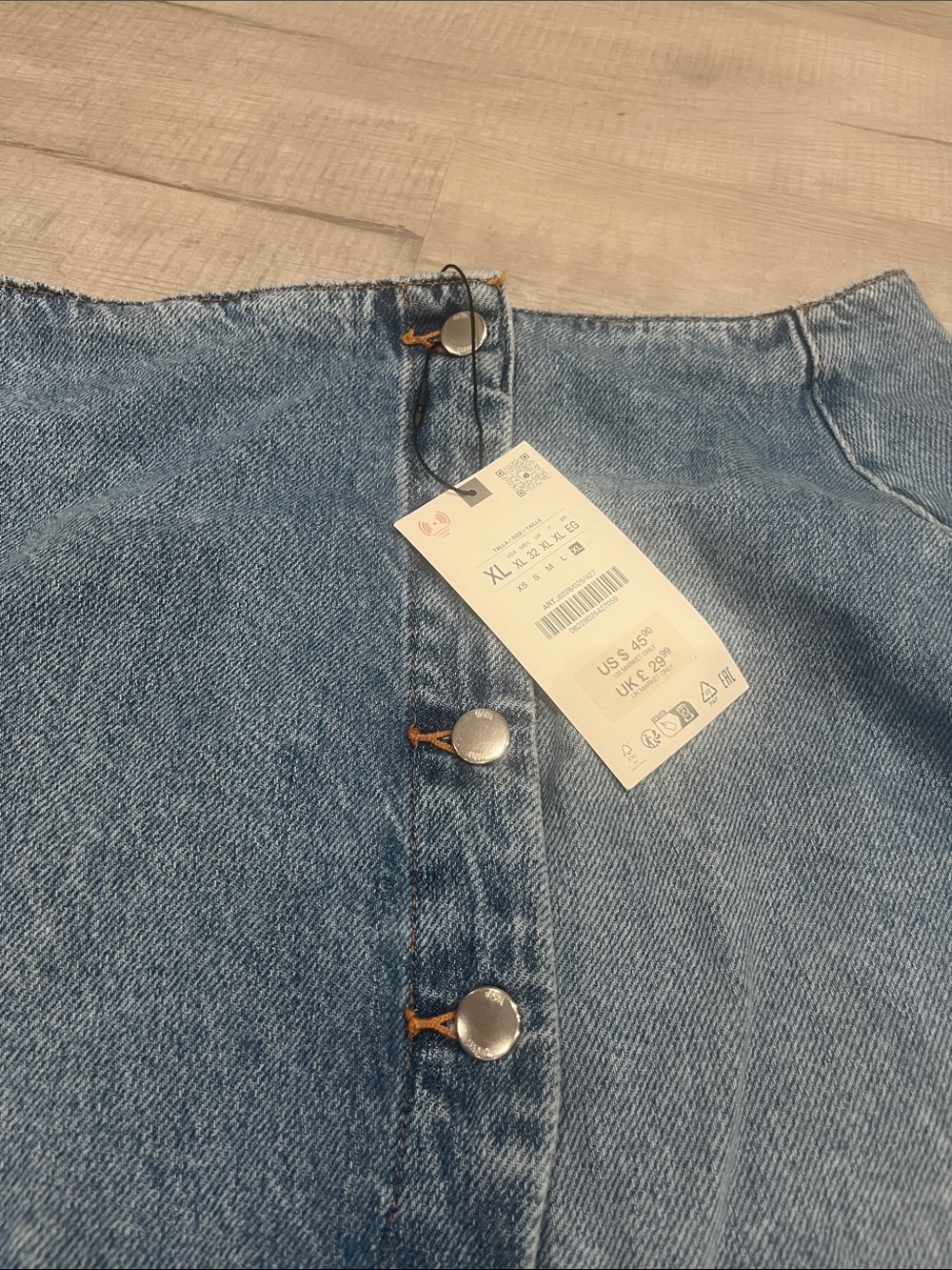 ✨Zara Denim Skirt✨ - Picture 4 of 10